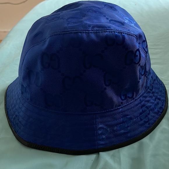 Gucci Off The Grid bucket hat
Style: 627115 4HK79 4360
Size: L 
$ 530.00 - Picture 2 of 9